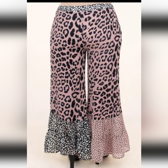 Leopard Print Color Block Ruffled Plus Size Pants - Picture 3 of 4